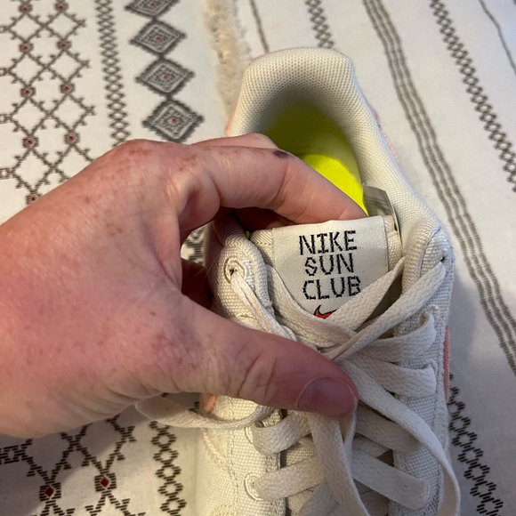 Nike Women's White and Pink Sneakers - Picture 3 of 4